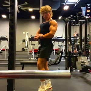 Meet your Posher, Max